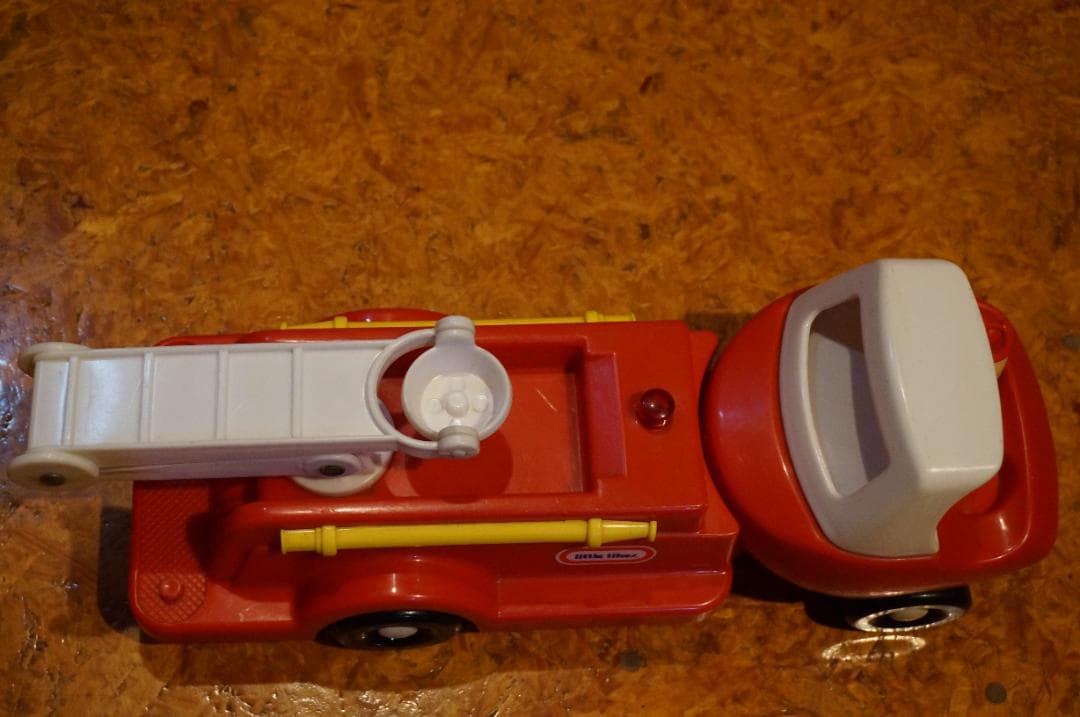 リトルタイクス　消防車