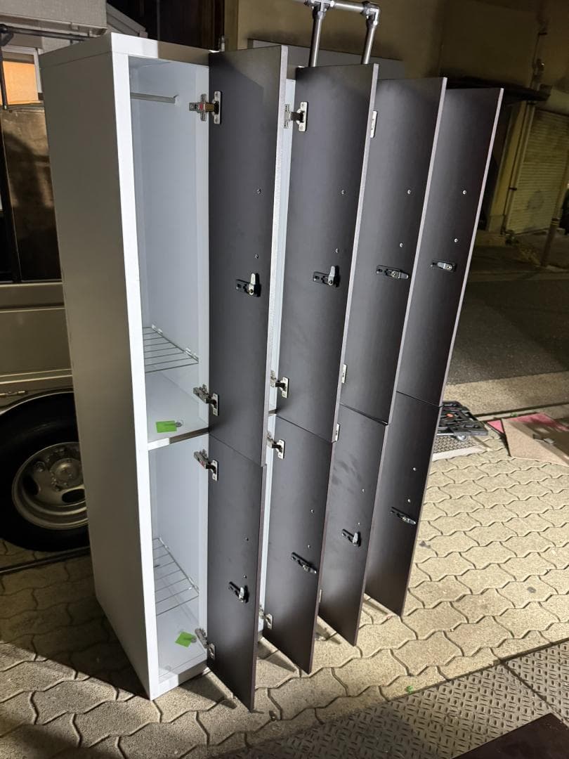 (4290)*株式会社スマイル SMILE 8人用ロッカー(ダイヤル錠)鍵付き。