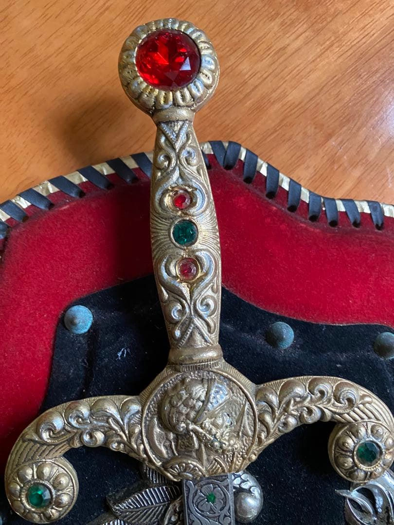 希少ヴィンテージ古道具骨董品　壁飾り　ヨーロッパ　イギリス　アメリカ　盾　剣　鷹