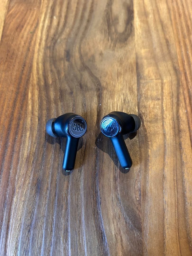 【美品】JBL QUANTUM TWS ワイヤレスイヤホン