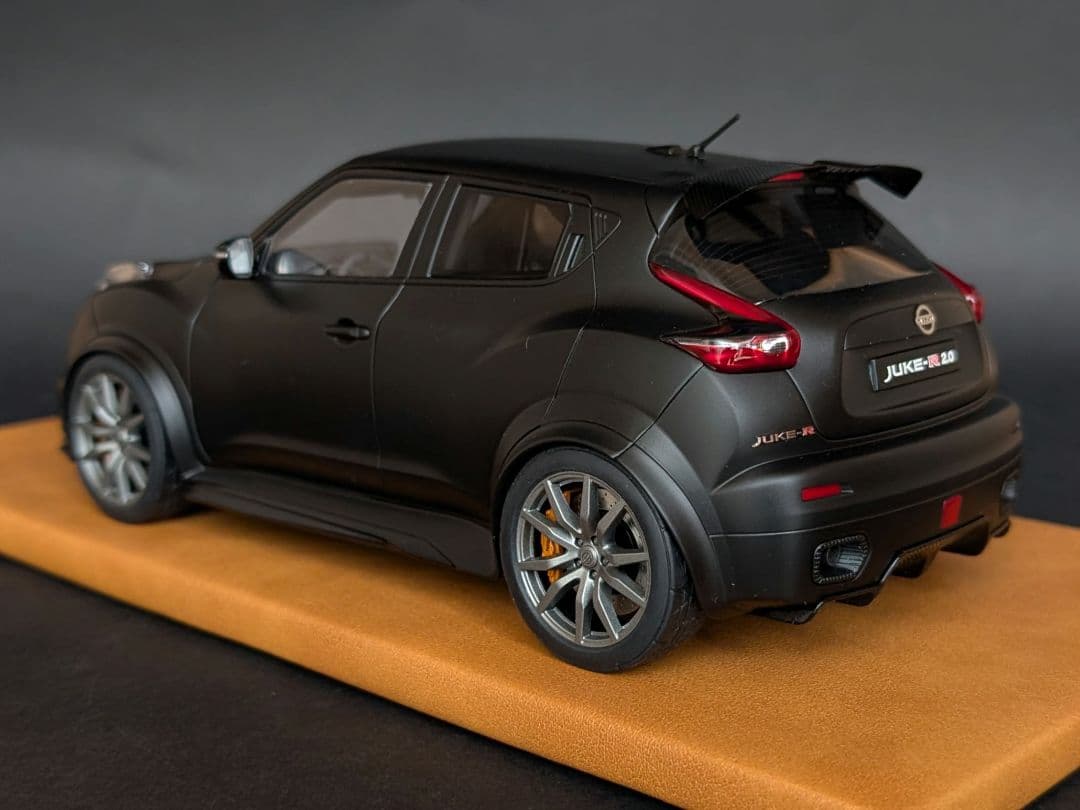 オートアート 1/18 NISSAN JUKE-R 2.0 マットブラック