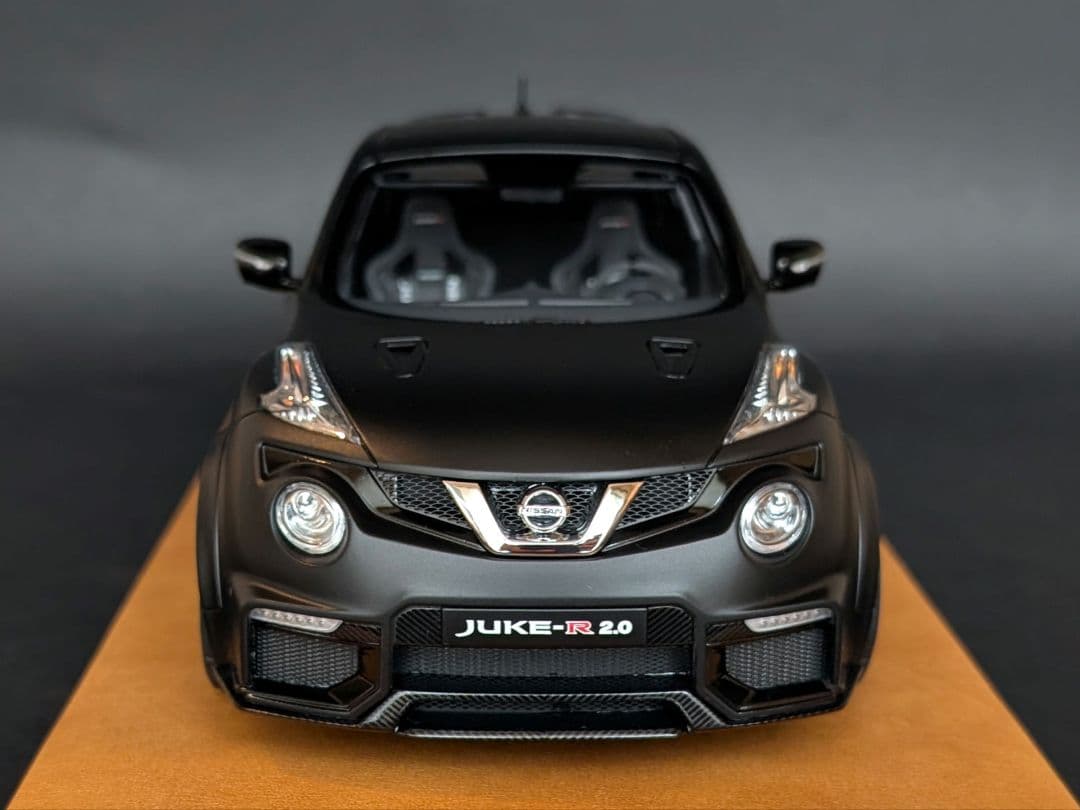オートアート 1/18 NISSAN JUKE-R 2.0 マットブラック