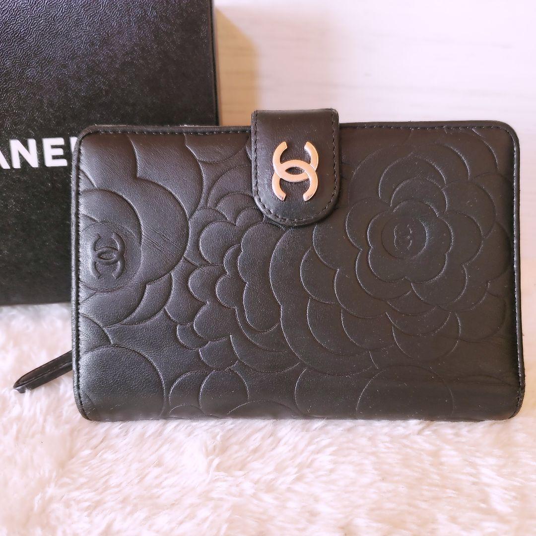 シャネル　CHANEL 財布　二つ折り　折り財布　カメリア