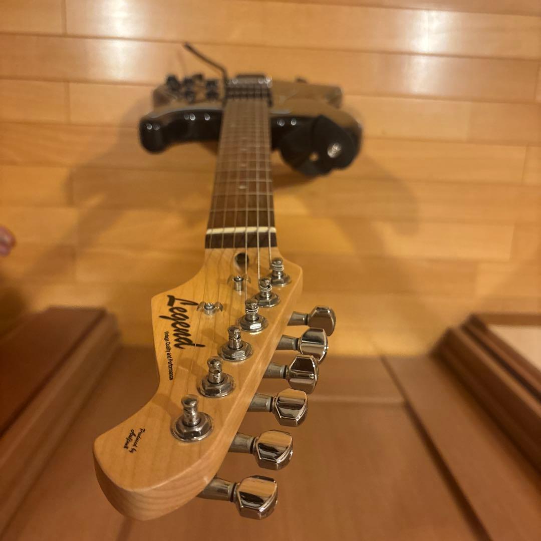 Legend ストラトキャスタータイプ（SSS） トレモロアーム付き