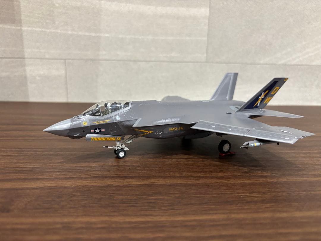 11/1まで出品　タミヤ　1/72 F-35C ライトニングⅡ 飛行機プラモデル