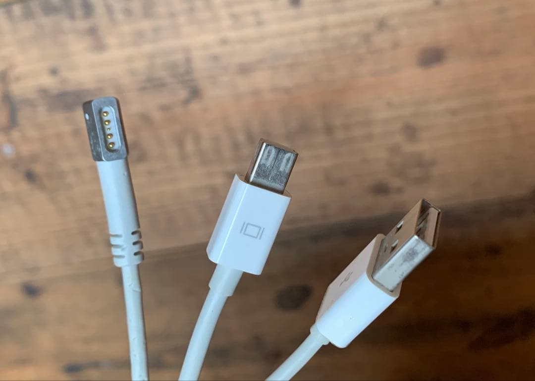 ディスプレイ・モニター本体 Apple LED Cinema Display 24 MB382J/A