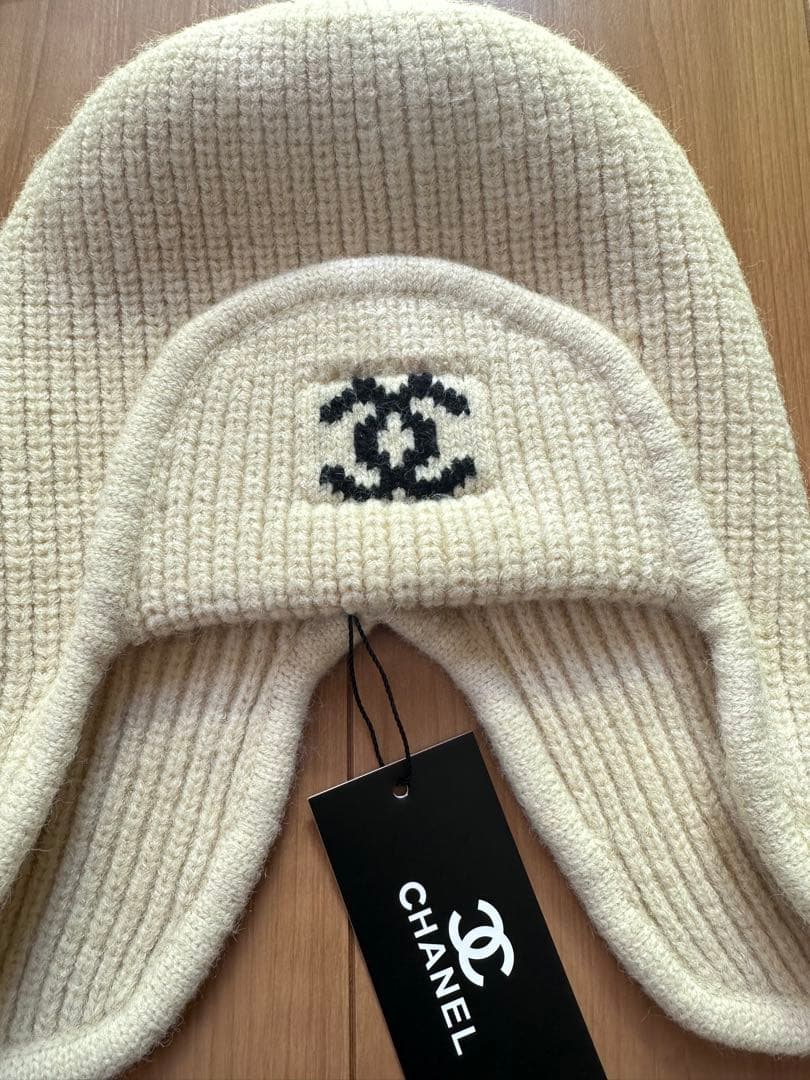 CHANELロゴ アイボリー ニット帽