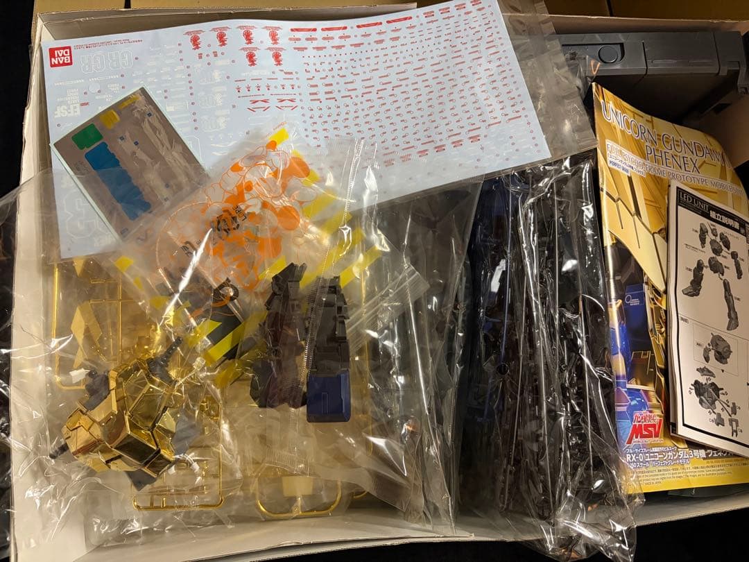 PG 1/60 RX-０ ユニコーンガンダム３号機 フェネクス