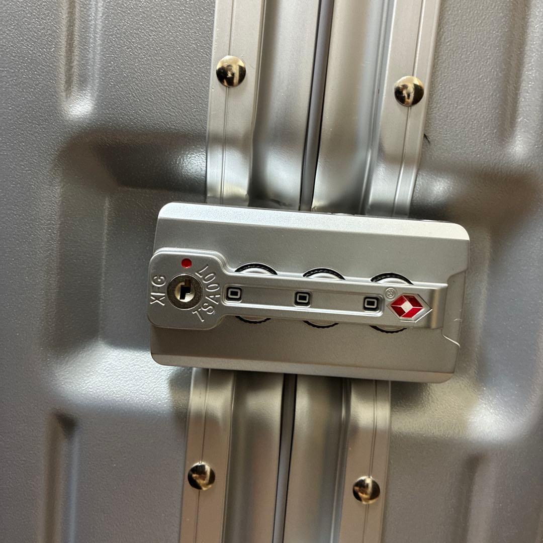 【未使用品】スーツケース　アルミフレーム　８５Ｌ