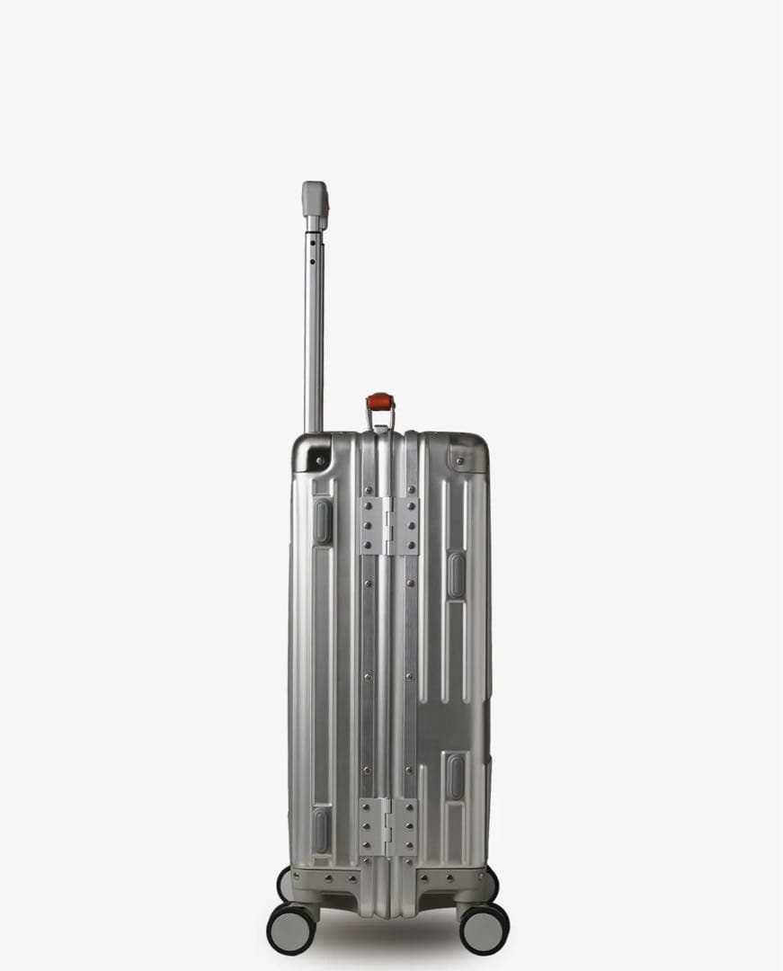 〈希少〉　新品　イノベーター INV1811STP アルミ シルバー 36L