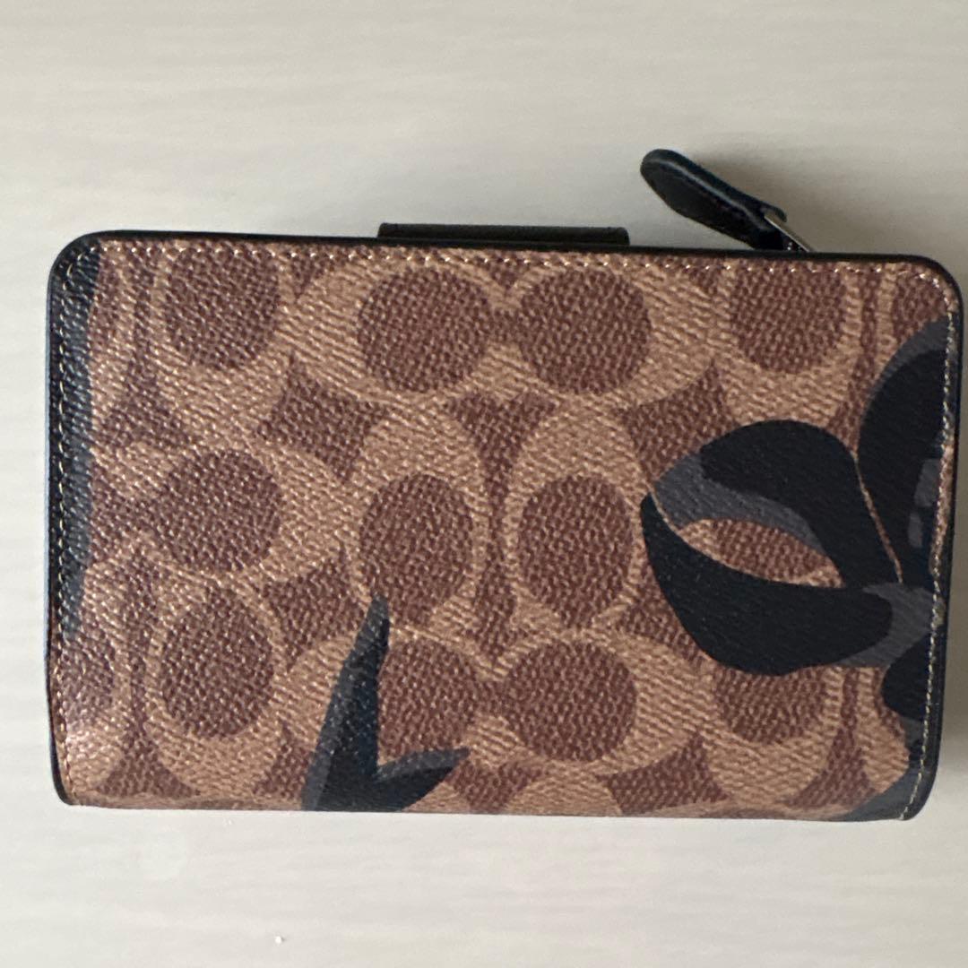 p*o様 COACH フラワーパターン 二つ折り財布