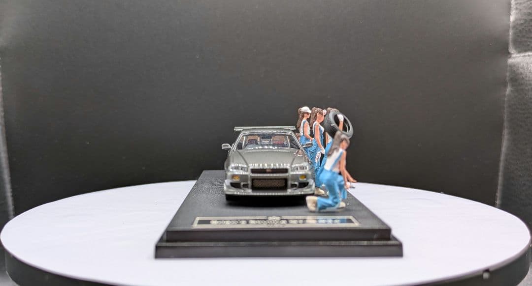 1/64スカイラインGT-R(R34)＆フィギュア(女性整備士)ジオラマ