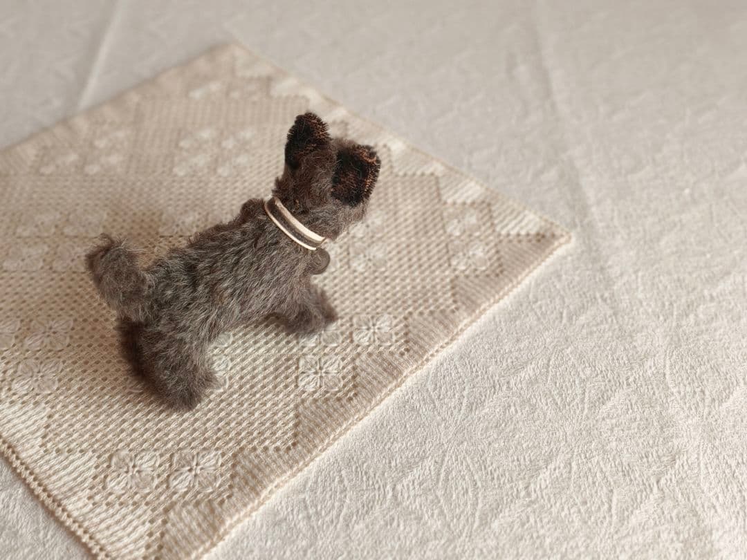 * vintage teria ♡ * シックでかわいい 革ベルトの テリアさん