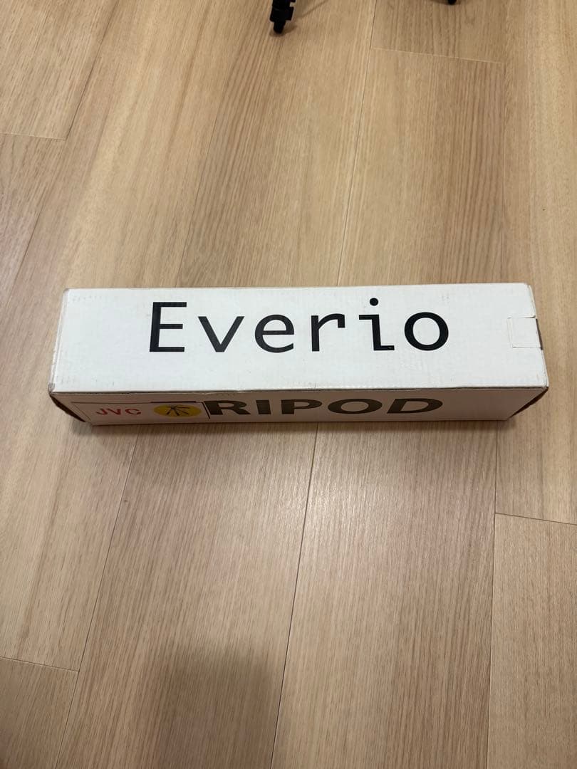 JVC ビデオカメラ Everio R GZ-RX600 ブラウン　【三脚付】