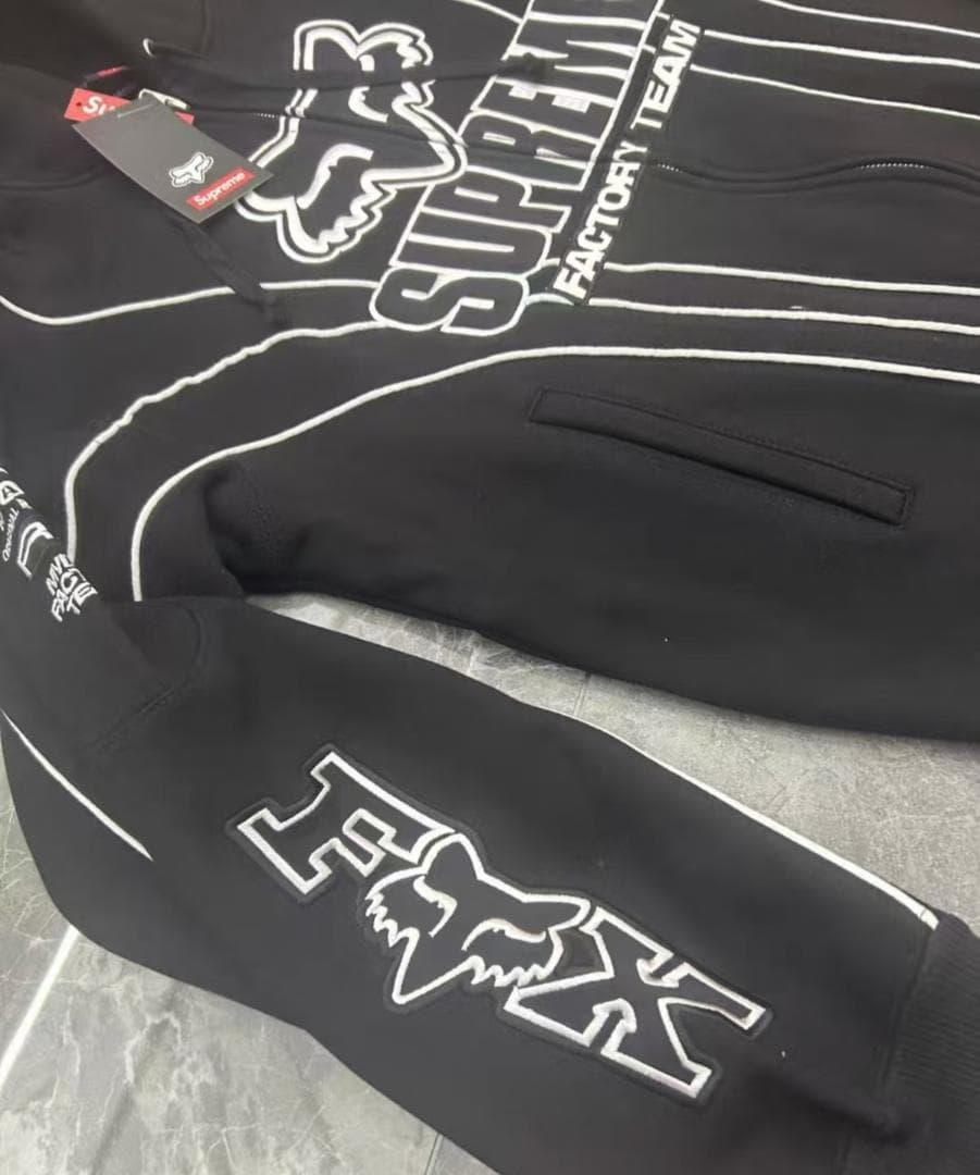 Supreme ファクトリーチーム パーカー