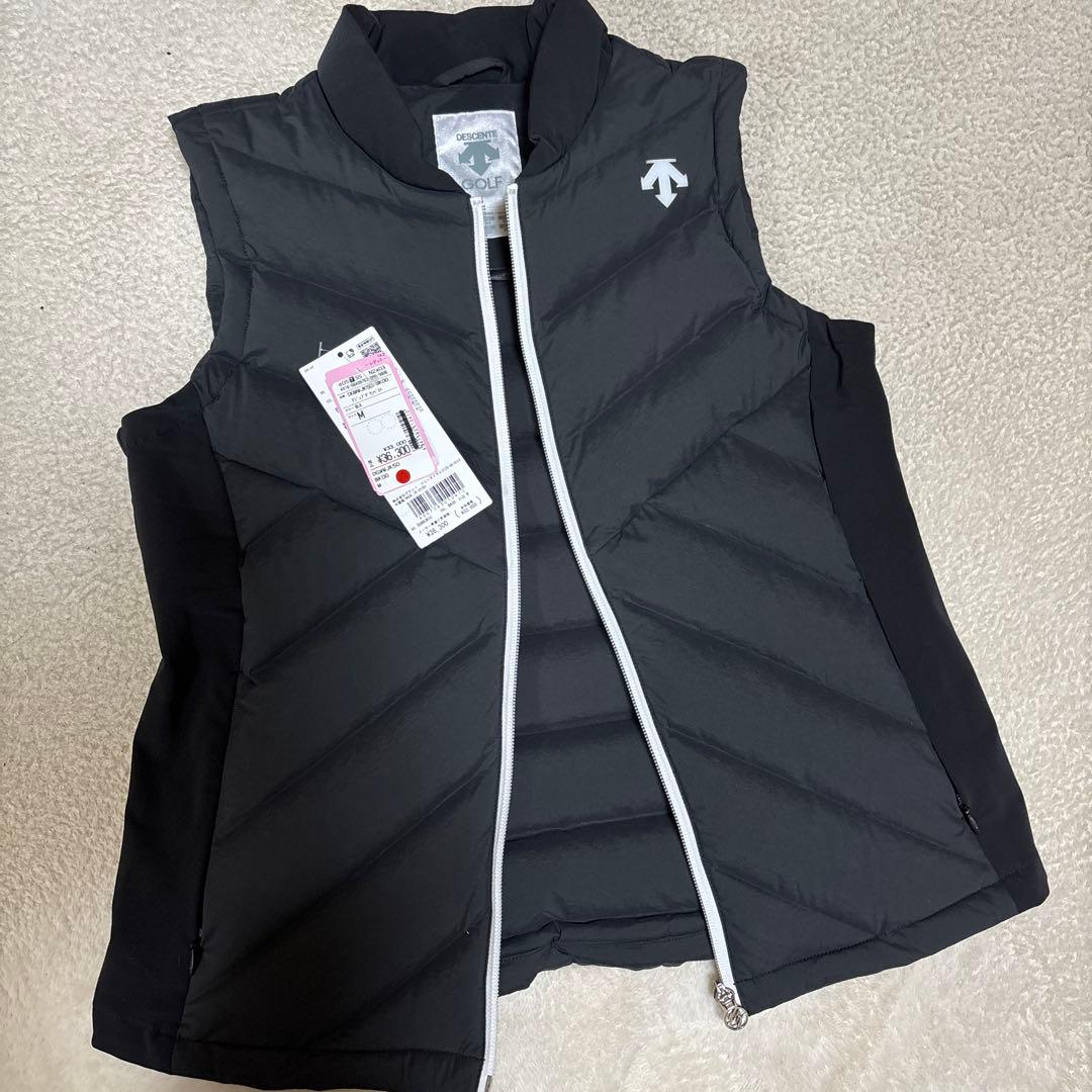 デサント　ダウンベスト　M 新品未使用　タグ取れ…お値下げ不可‼️