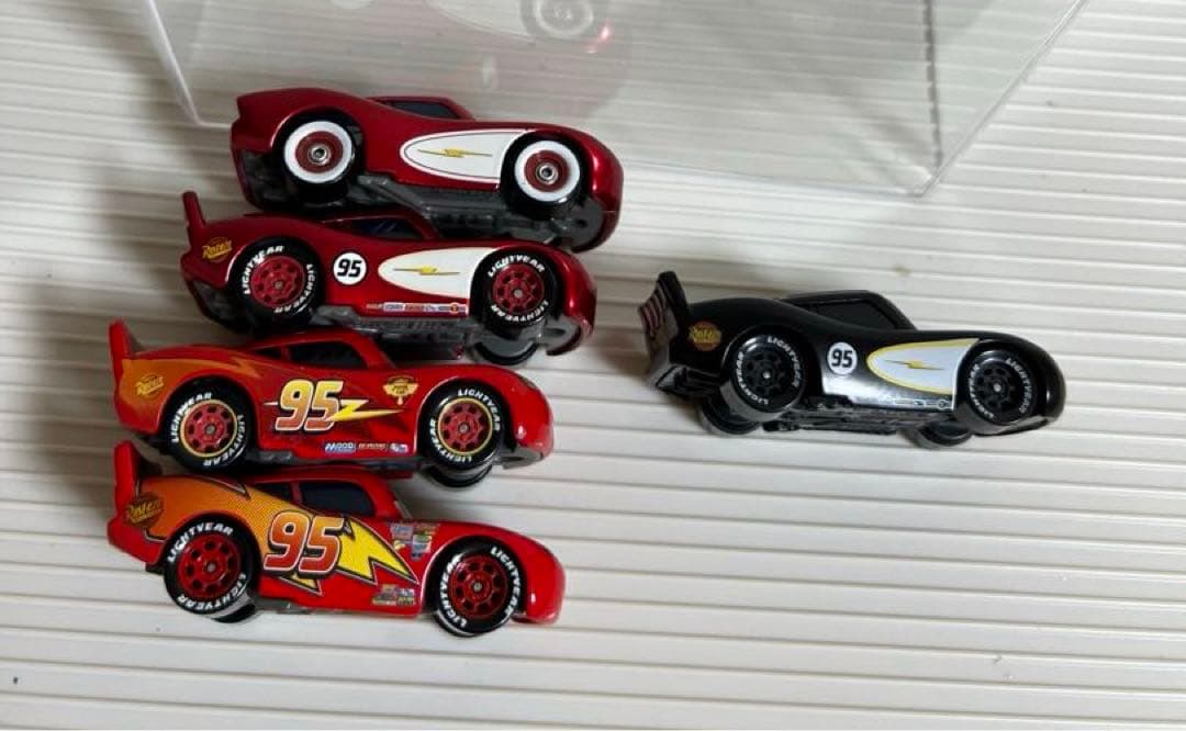 カーズ、ミニカーマテルライトニングマックィーンRADIATOR SPRINGS