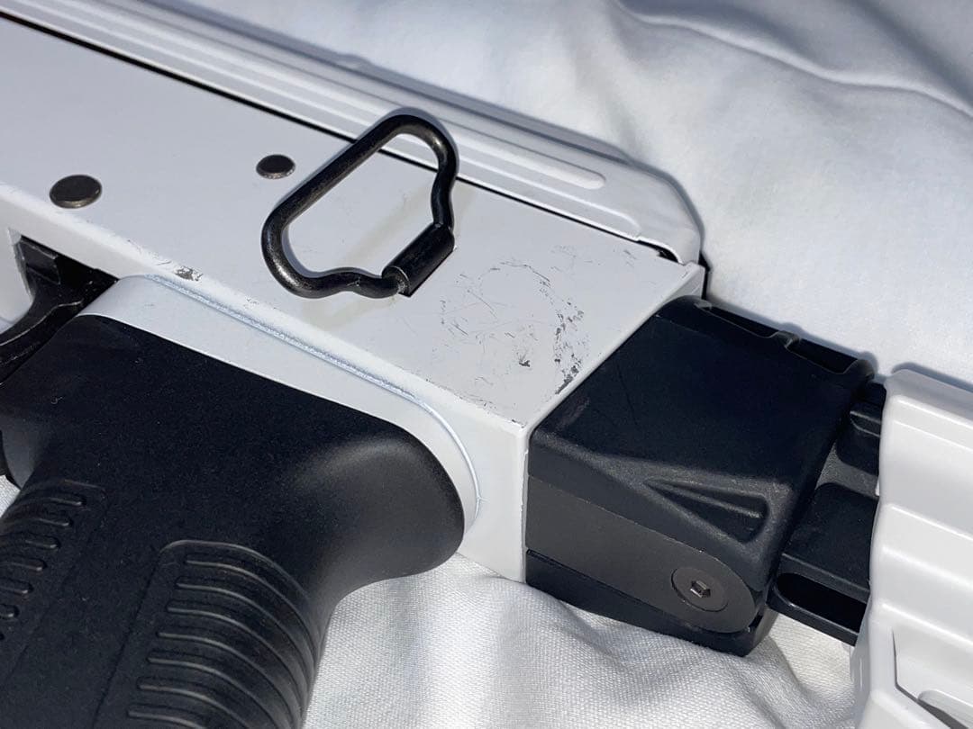 送料込み　東京マルイ　AKホワイトストーム 次世代電動ガン