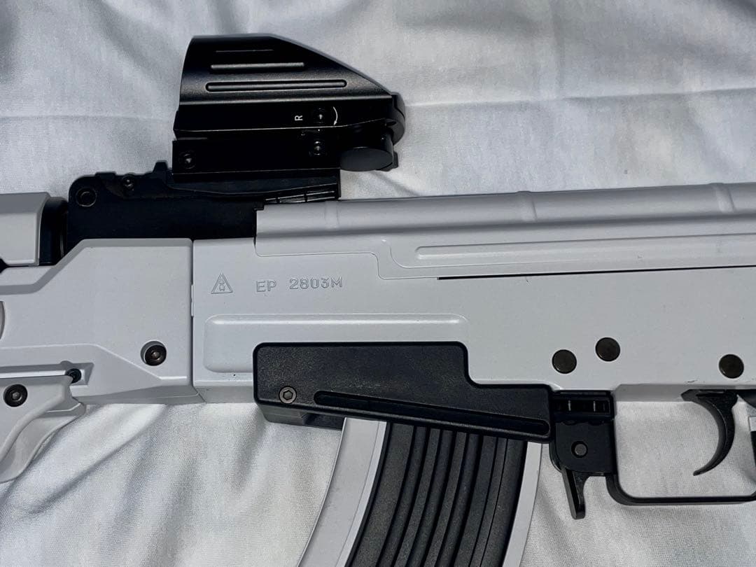 送料込み　東京マルイ　AKホワイトストーム 次世代電動ガン