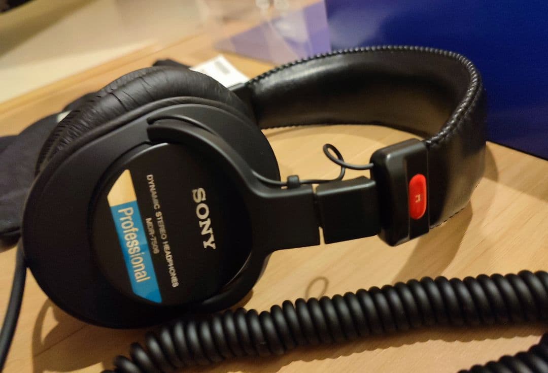 ほぼ新品 SONY MDR-7506 モニターヘッドフォン
