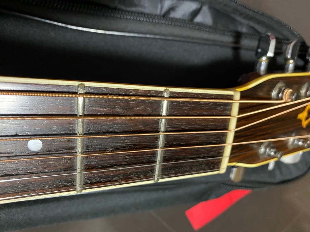 アコースティックギター　yamaki