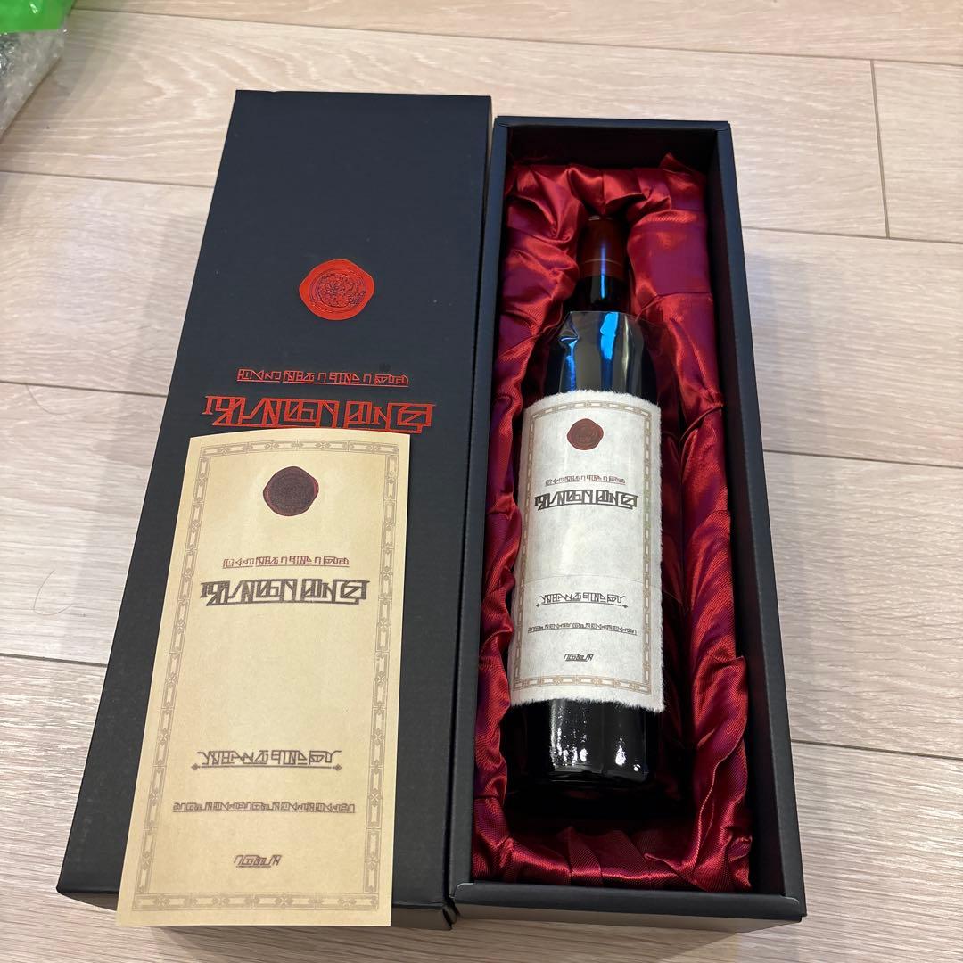 進撃の巨人　マーレのワイン　専用ボックス入り