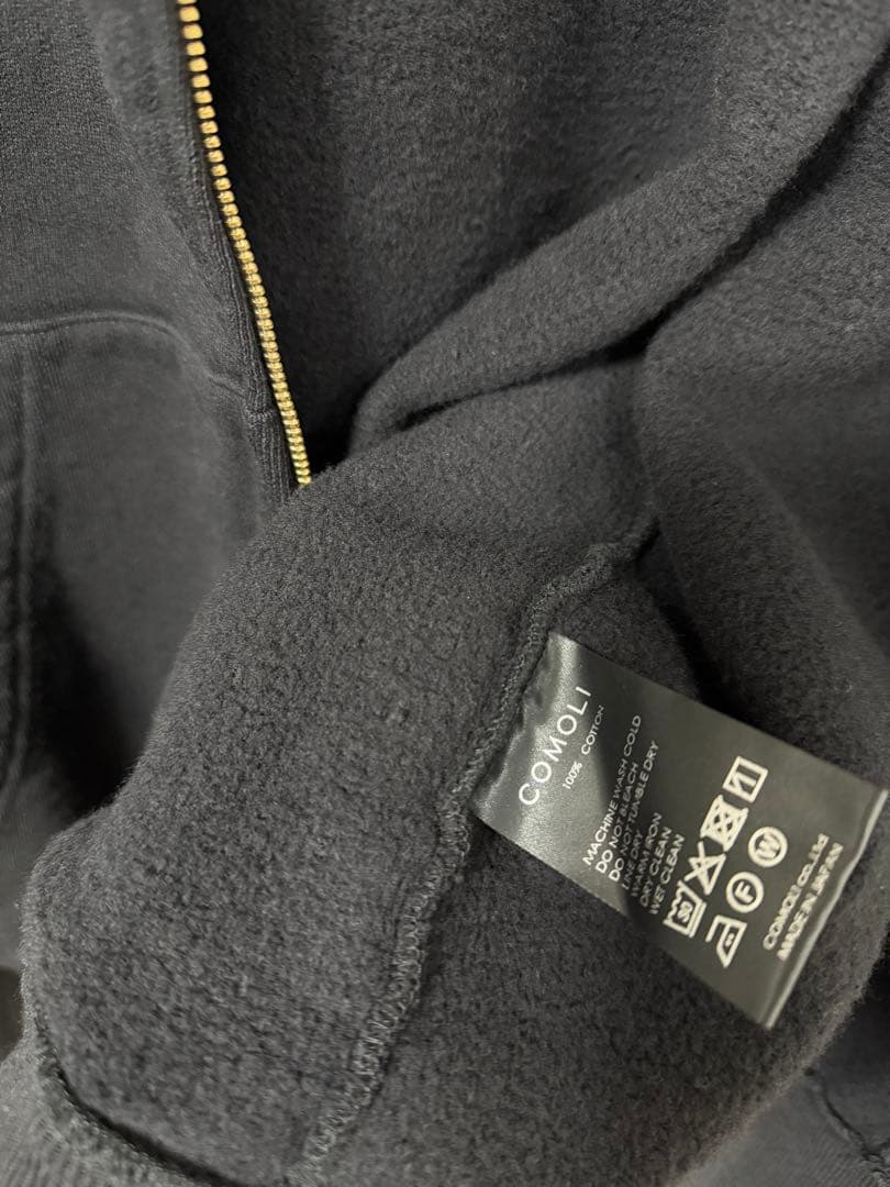未使用COMOLI コットン裏毛ジップパーカ　サイズ3