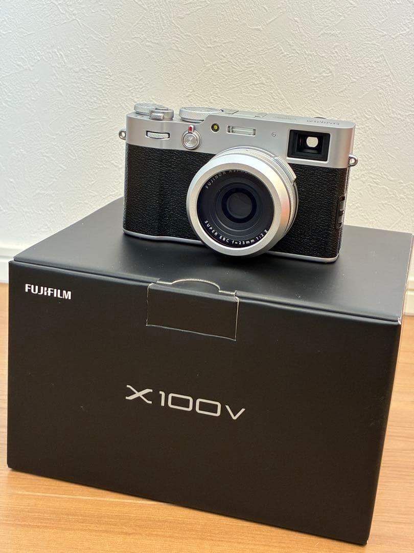 極美品！FUJIFILM X100V シルバー 2300ショット