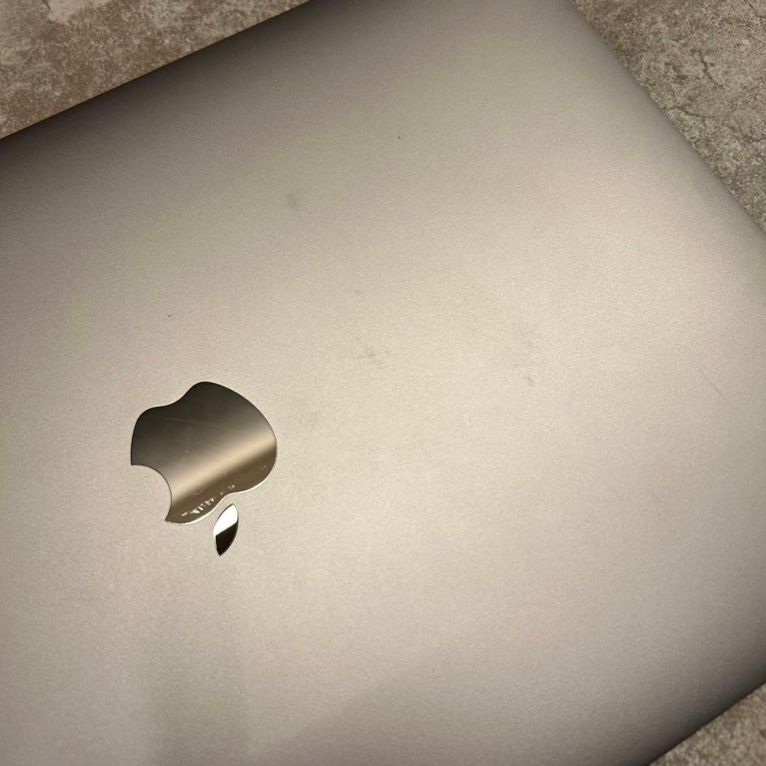 【美品】MacBook Air シルバー 13インチ 2018 8GB 256G