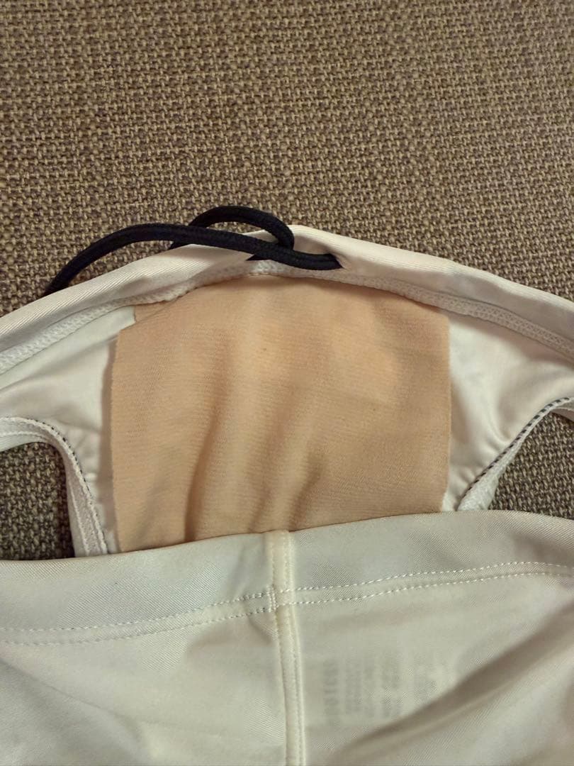 アシックス　競パン　ホワイト