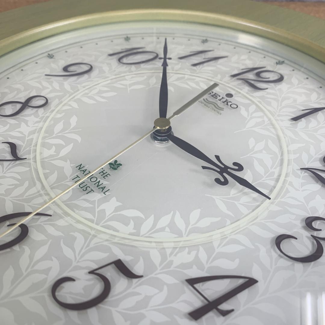 新品　生産終了品　SEIKO　ザ・ナショナル・トラスト 電波掛け時計　KX303
