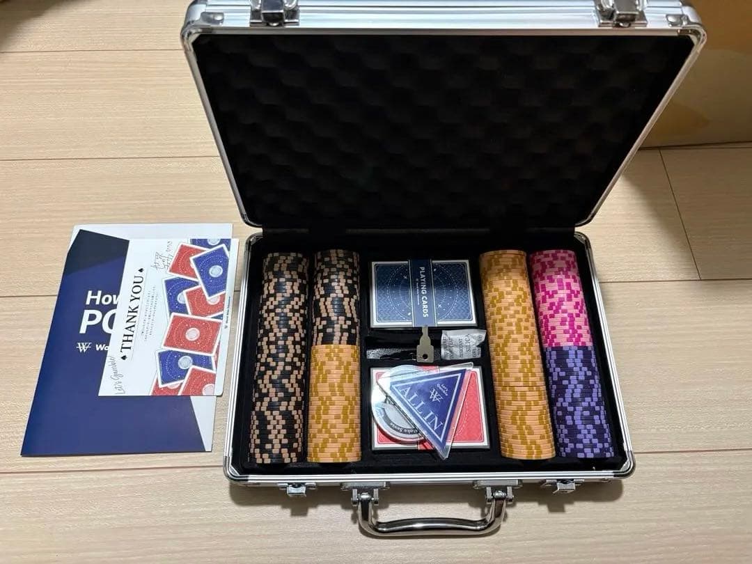 世界のヨコサワ　ポーカーセット アルミケース付き
