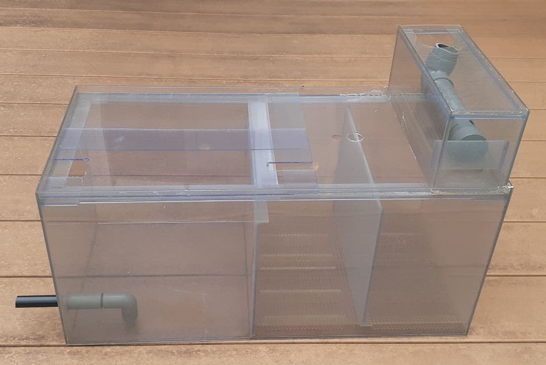 D*4様 ろ過槽 3層　塩ビ ウールボックス付き ろ材付き　中古