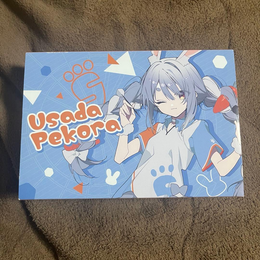 ホロライブ ダーツセット 兎田ぺこら Ver.（アクリルダーツスタンド付）