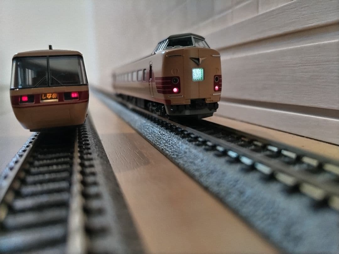 kato 10-1690 381系しなの　登場時仕様