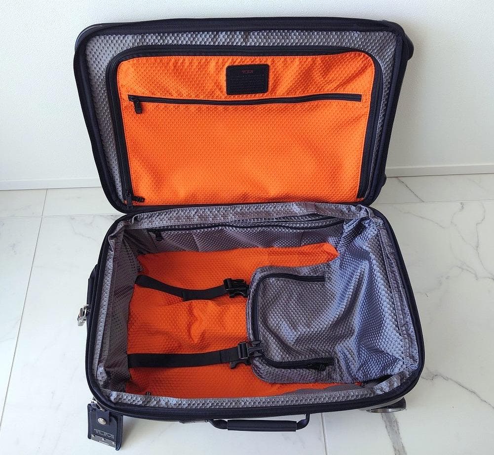 【美品】TUMI アルファブラボー 2輪キャリーバッグ 機内持ち込み可