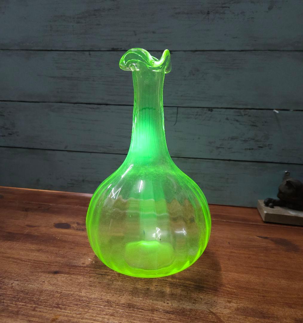 フランスアンティーク ヴァセリンガラス 花瓶 花器 フラワーベース ウラン硝子