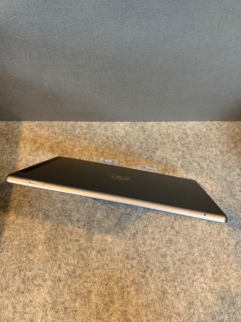 超美品 SIMフリー iPad 第6世代 32GB Wi-Fi+Cellular