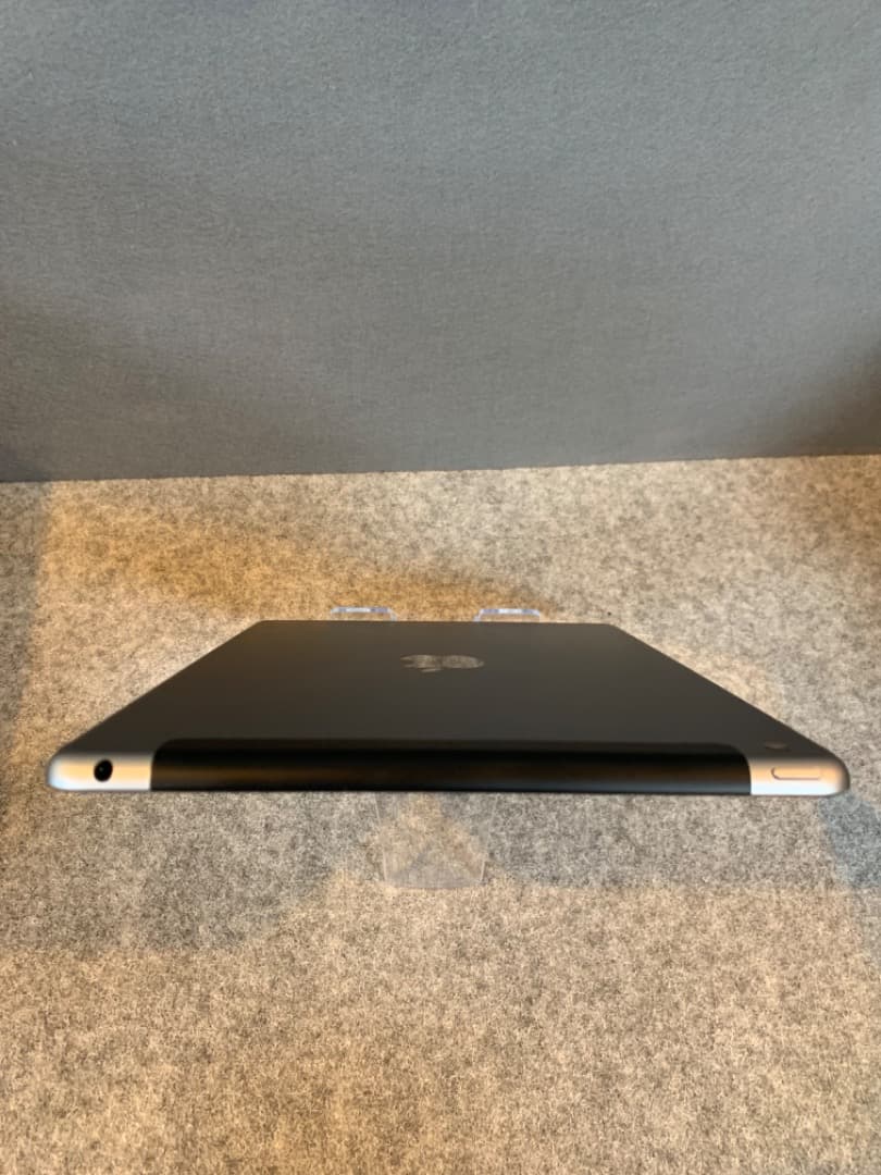 超美品 SIMフリー iPad 第6世代 32GB Wi-Fi+Cellular