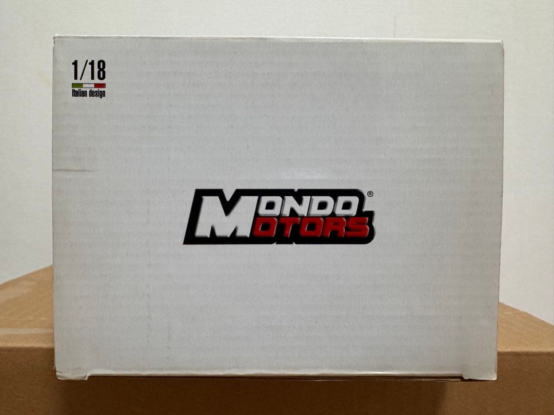 1/18 MONDO MOTORS製モデルカー　フィアット500