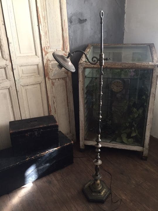 フランス  希少  貴族のスタンドランプ