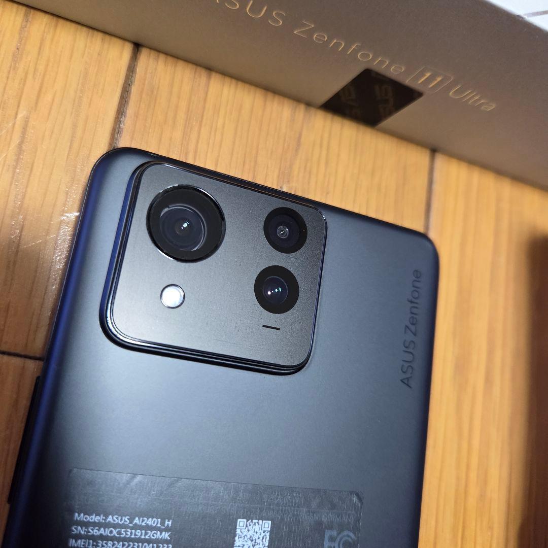 ASUS Zenfone 11 Ultra 本体 ケース付き
