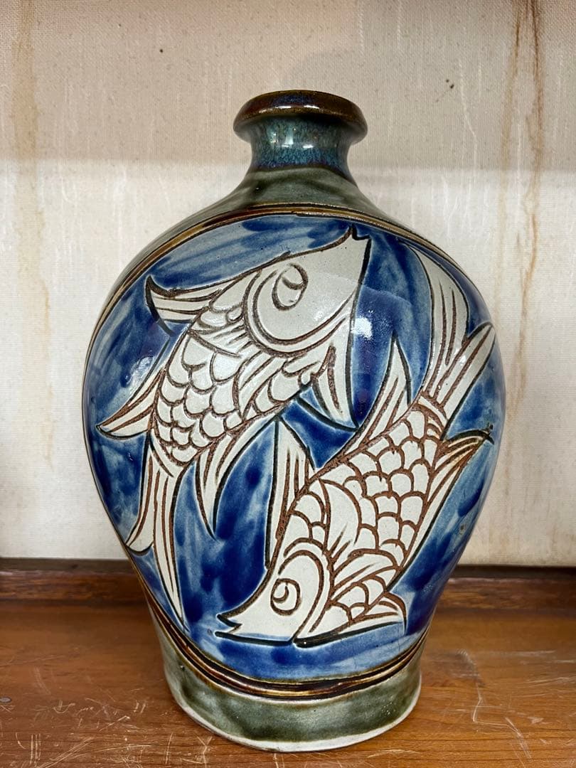 魚模様の陶器花瓶　金城敏幸　やちむん