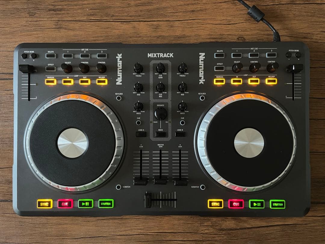 ④Numark Mixtrack DJコントローラー