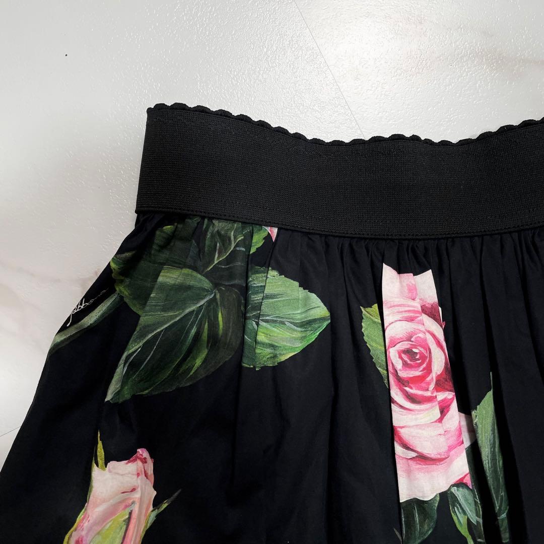 新品タグ付✨Dolce&Gabbana プリーツ フレア スカート 薔薇柄 42