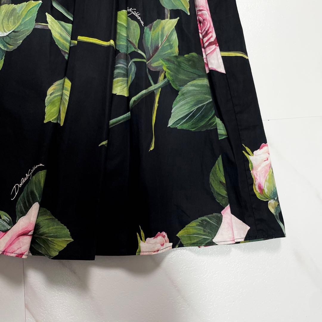 新品タグ付✨Dolce&Gabbana プリーツ フレア スカート 薔薇柄 42
