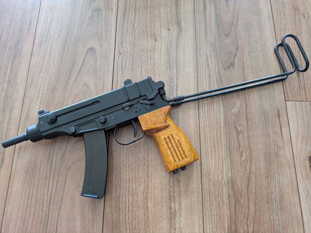 【最終価格!!】KSC Vz61 スコーピオン GBB ※予備マガジン２本付き