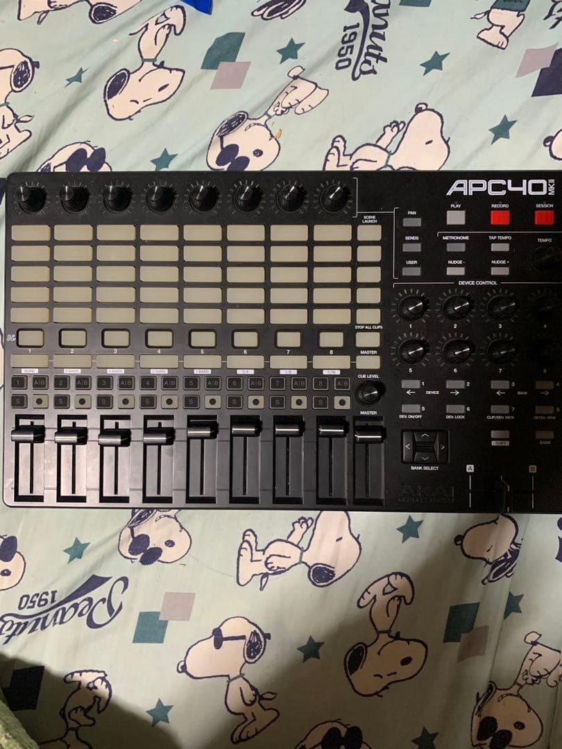AKAI APC40 MKII MIDIコントローラー