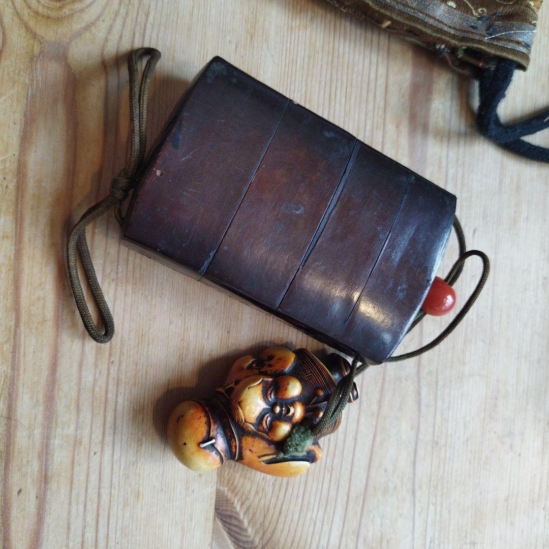 骨董　古民具　道具　印籠と根付　袋入