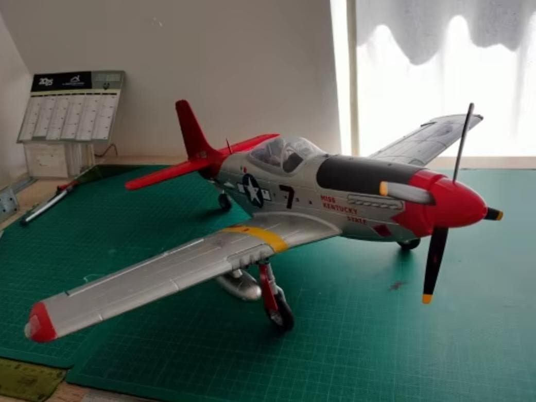 WLtoys XK A280 RC 飛行機 2.4 グラム 4CH P51